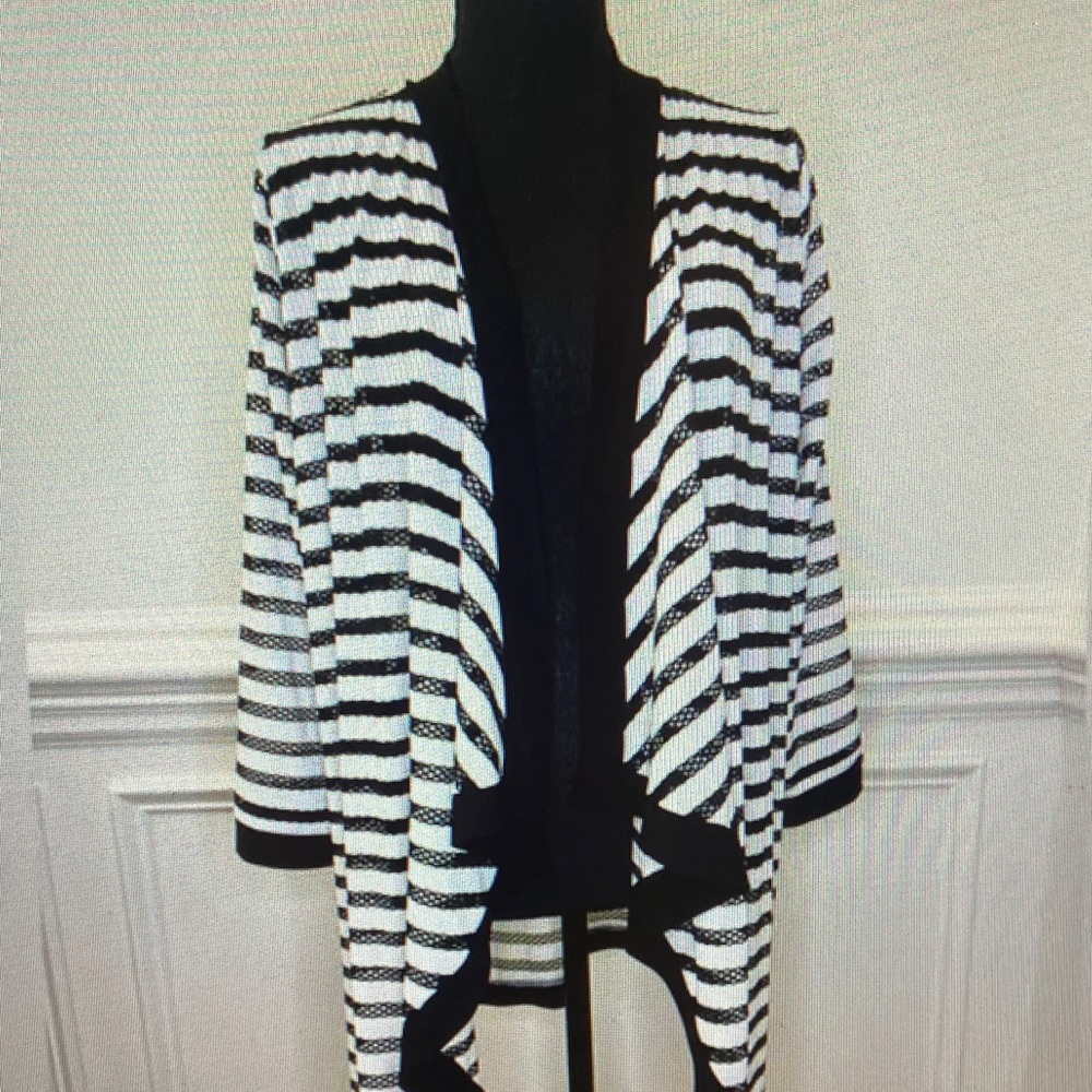 IC COLLECTION Black and White Striped Open-Front Cardigan